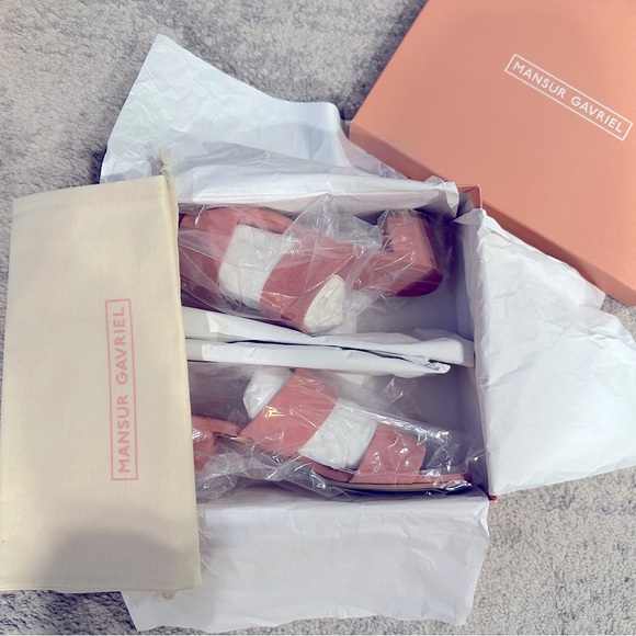 Beautiful Blush Pink Mansur Gavriel Suede Sandal. Never worn, brand new. - Picture 4 of 7